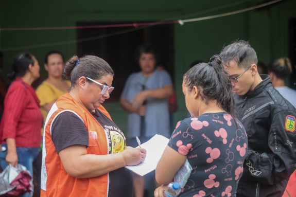 Diversas equipes da Prefeitura seguem trabalhando nos locais afetados